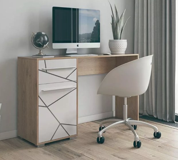 Письмовий стіл для школяра – що враховувати при виборі меблів для навчання вдома