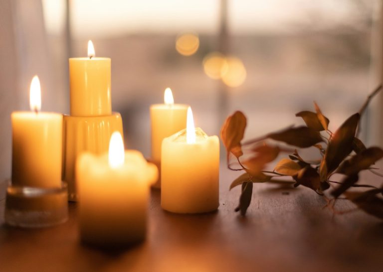 Огляд колекції ароматизованих свічок Poetry Home: вибір для кожного інтер’єру