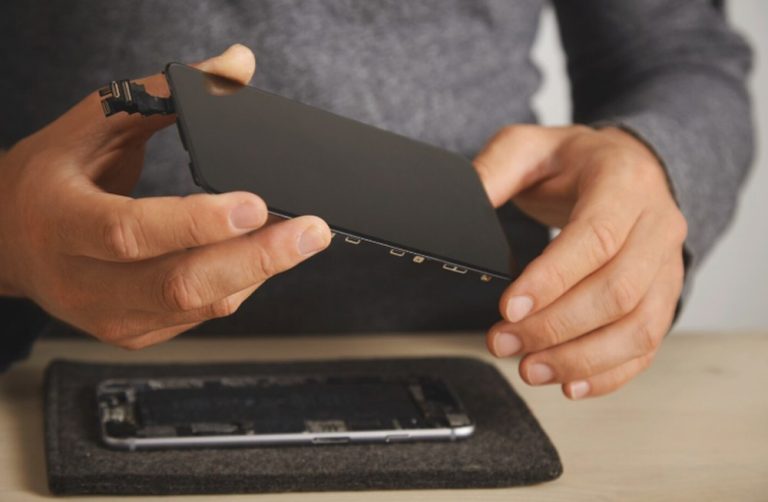 Правда ли, что экран — самая уязвимая часть iPhone X?