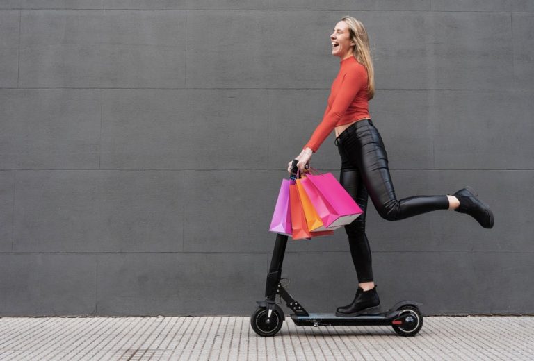 Чому оренда самокатів у Києві стала частиною життя багатьох мешканців