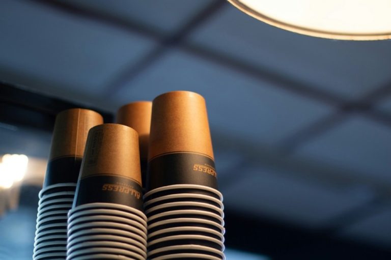 Одноразові стакани для кави – які бувають та чим відрізняються