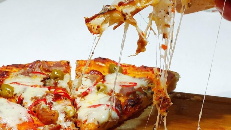 Великі знижки на піцу до Хелловіну від MonoPizza в Дніпрі