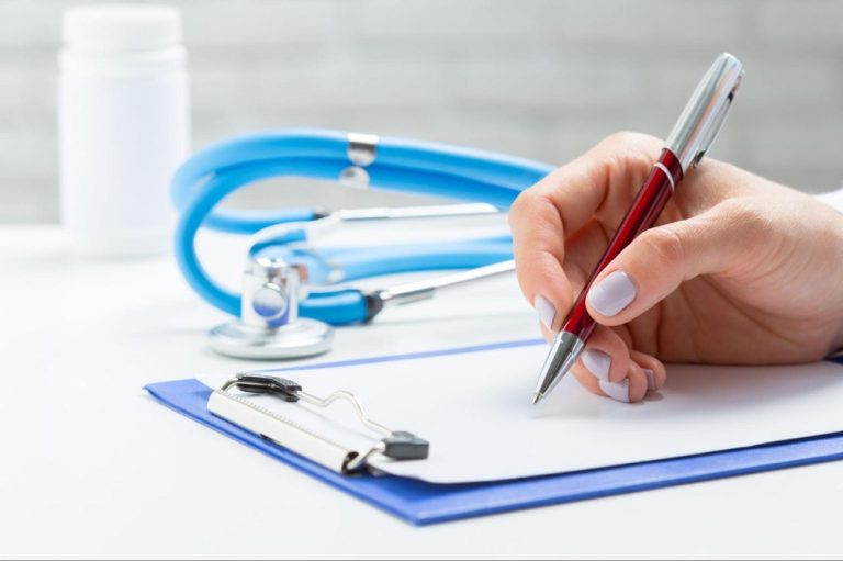 Як оформити медичне страхування для виїзду за кордон