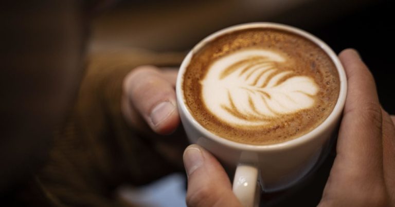 Чи шкідлива кава для організму й що буде, якщо пити її щодня