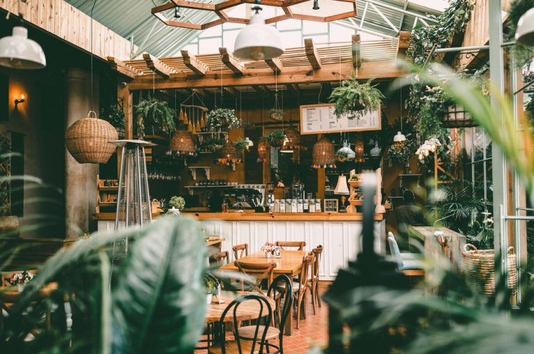 Як правильно обирати меблі для маленьких кав’ярень: поради власникам