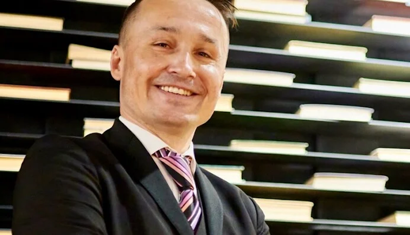 Де зараз Денис Манжосов і чим він займається