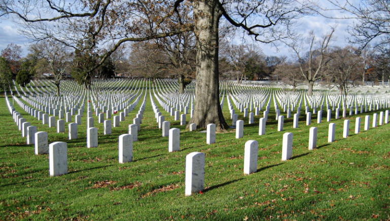 Що означає, якщо сниться смерть мами: тлумачення за сонниками