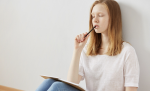 Як правильно писати “до зустрічі”: разом чи окремо