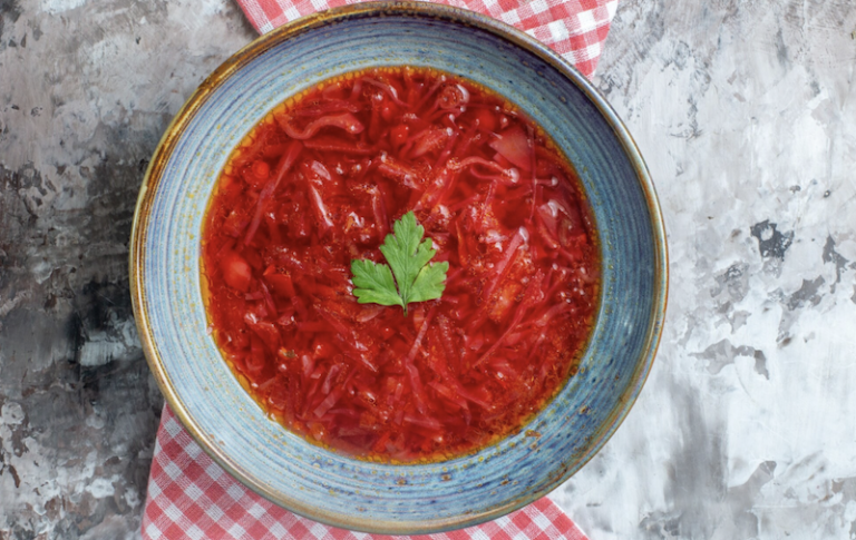 Чи можна їсти борщ при подагрі: корисні рекомендації