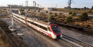 Як правильно українською мовою: залізниця чи залізна дорога