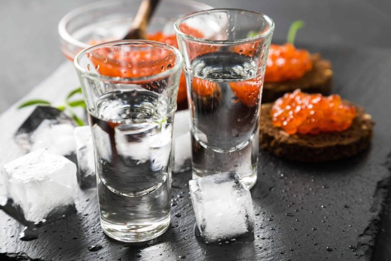 Чи псується горілка після відкриття – розвінчуємо міфи