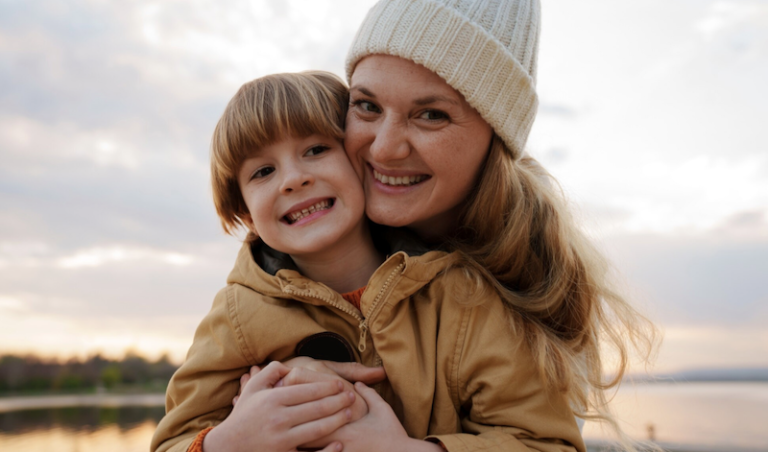Прикольні статуси про сина: найкращі цитати для соцмереж