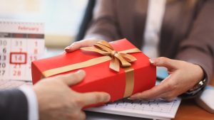 Ідеї для корисних корпоративних подарунків від OfficeTime