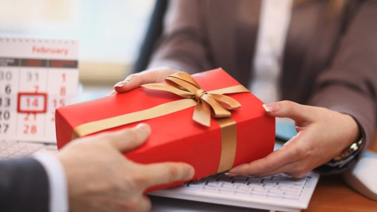 Ідеї для корисних корпоративних подарунків від OfficeTime