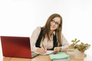 Робота без вихідних: чому вчителі беруть зошити додому