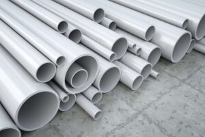 Пластиковые трубы из ПВХ: характеристики, преимущества и сферы применения
